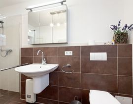 Ferienwohnung "Leon" Nr. 5 mit Terrasse Ferienwohnung "Leon" Nr. 5 mit Terrasse