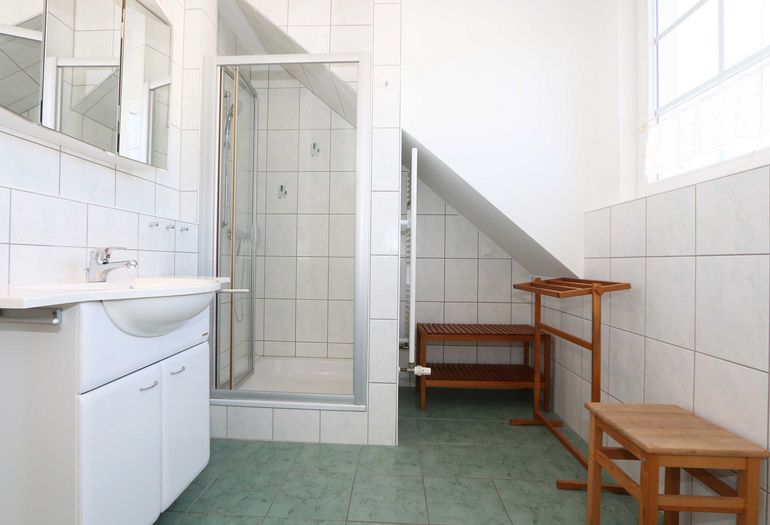 Badezimmer mit Dusche Badezimmer mit Dusche