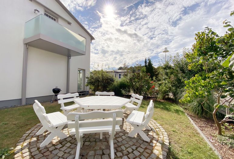 Haus Seestern mit 4 exklusiven Wohnungen - gemeinschaftlicher Garten Haus Seestern mit 4 exklusiven Wohnungen - gemeinschaftlicher Garten