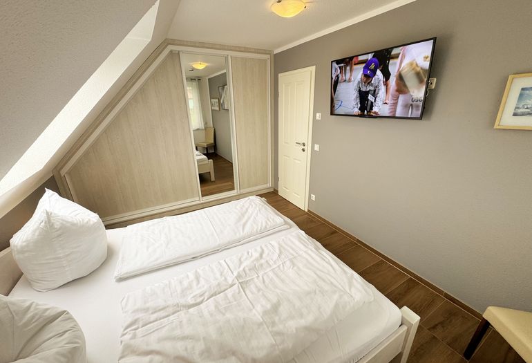gefliestes Schlafzimmer