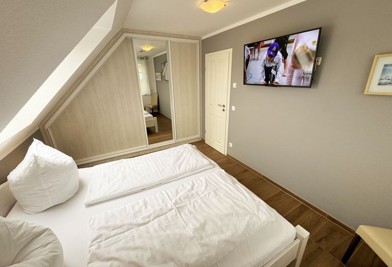 gefliestes Schlafzimmer