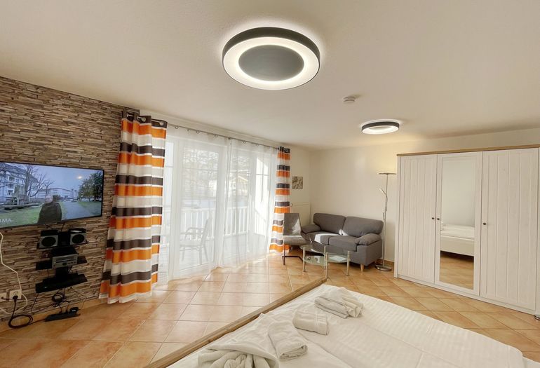 kombinierter Wohn -und Schlafbereich