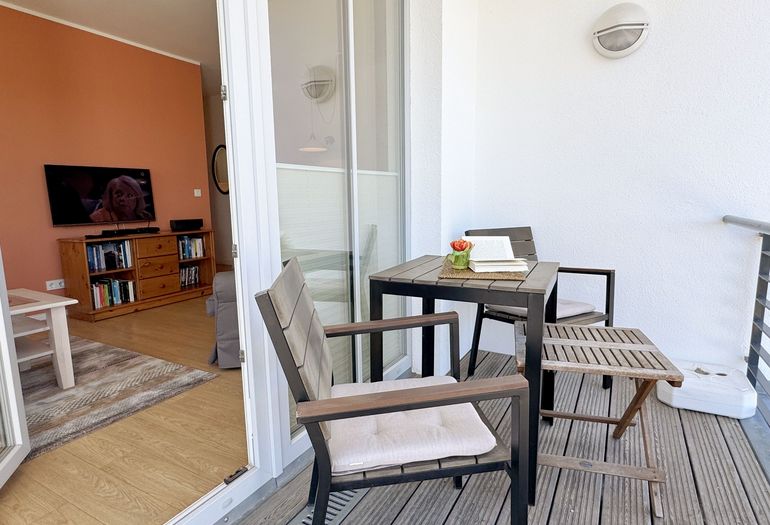 Balkon mit Bestuhlung