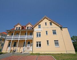 Villa Bergfrieden - Whg. 06 mit Balkon & Meerblick