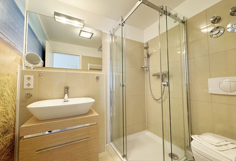 Kurparkresidenz Baabe WE 13 - modernes Duschbad