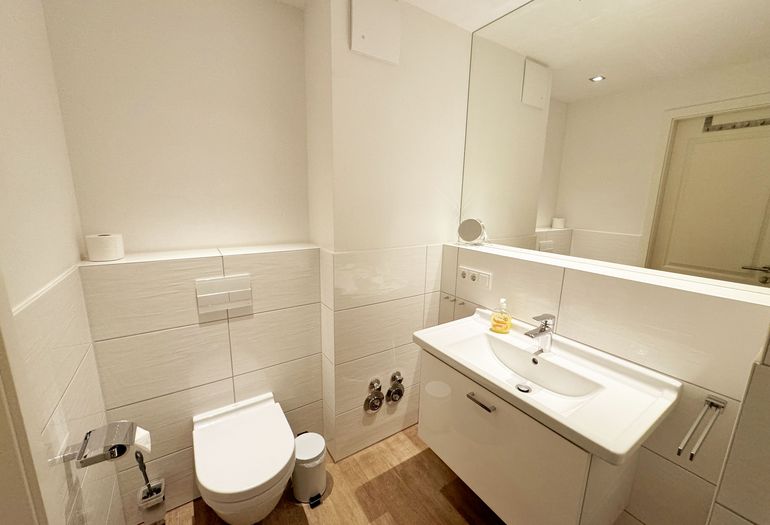 Badezimmer mit Waschplatz