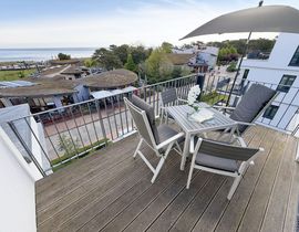 Villa Düne Whg. 19 Penthouse mit 2 Balkonen und Meerblick Villa Düne Whg. 19 Penthouse mit 2 Balkonen und Meerblick