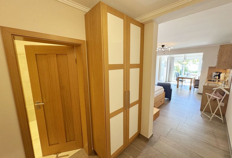 Flur mit Kleiderschrank Flur mit Kleiderschrank