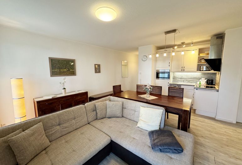 Blick auf die große Eckcouch