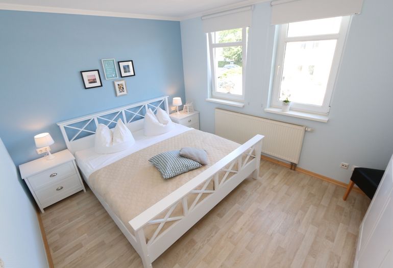 1. Schlafzimmer mit Doppelbett 1. Schlafzimmer mit Doppelbett