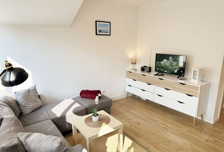 Wohnbereich mit Stehlampe