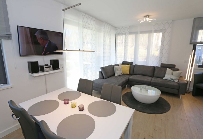 Wohnzimmer mit Wohnlandschaft