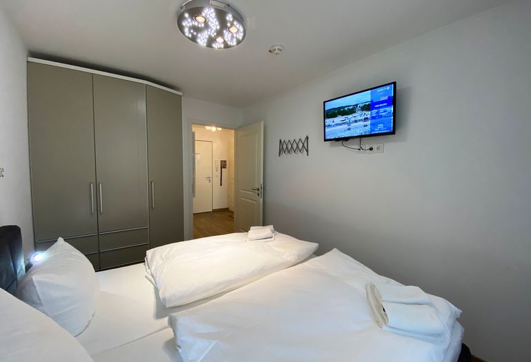 Schlafzimmer mit Kleiderschrank Schlafzimmer mit Kleiderschrank