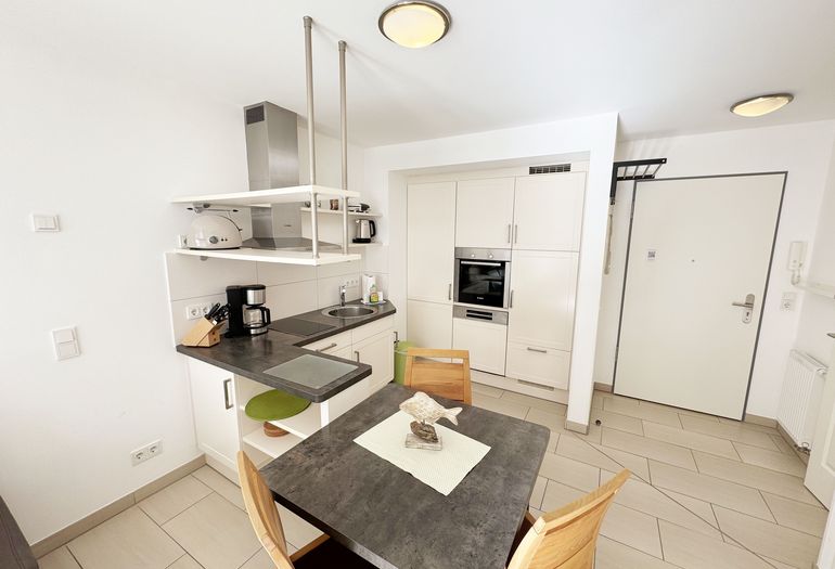 kleine Essecke mit Stühlen