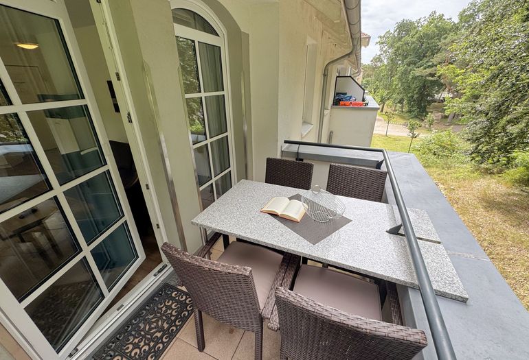 bestuhlter Balkon