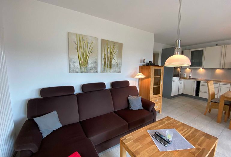 Wohnzimmer mit großer Couch Wohnzimmer mit großer Couch