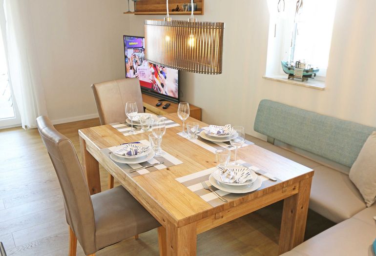Esstisch für gemeinsames Essen