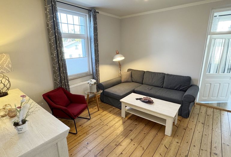 gemütlicher Wohnbereich mit Couchtisch gemütlicher Wohnbereich mit Couchtisch