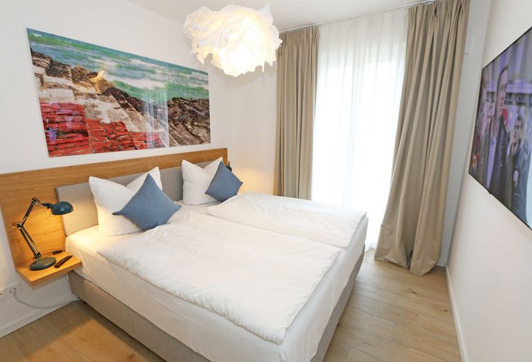 2. Schlafzimmer mit Doppelbett