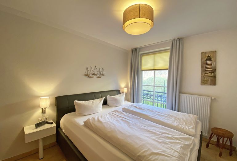 2. Schlafzimmer mit Doppelbett