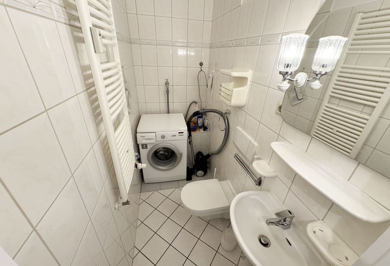 Gäste-WC mit Waschmaschine Gäste-WC mit Waschmaschine