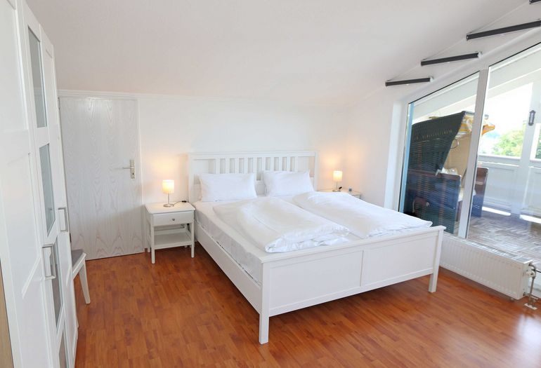 1. Schlafzimmer mit Doppelbett 1. Schlafzimmer mit Doppelbett