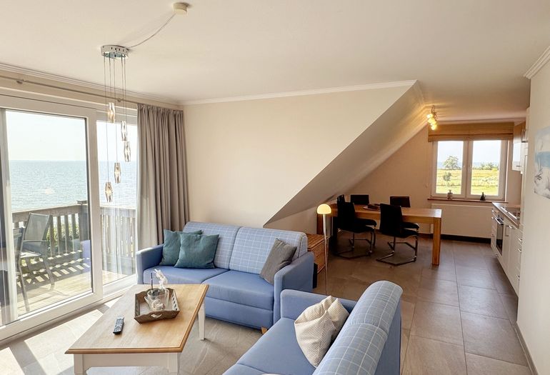 gemütlicher Wohnbereich mit Couch gemütlicher Wohnbereich mit Couch