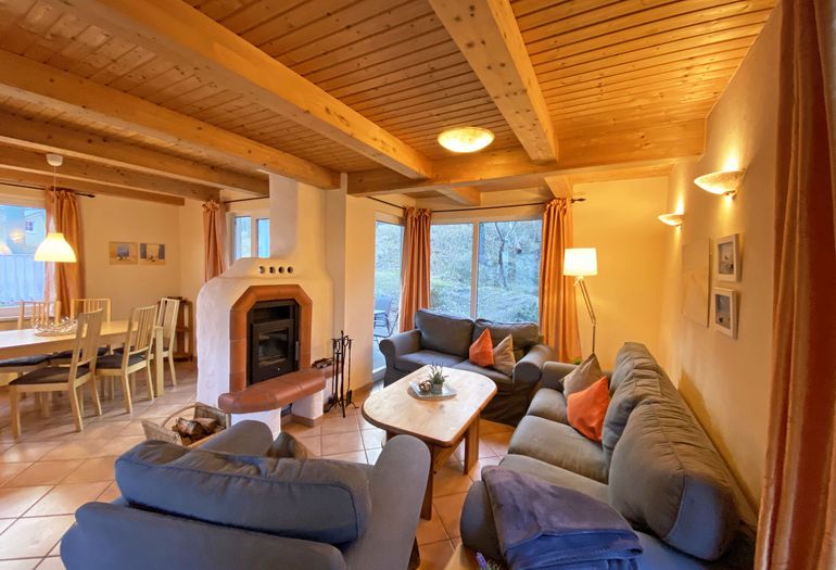 Wohnzimmer mit Kamin Wohnzimmer mit Kamin