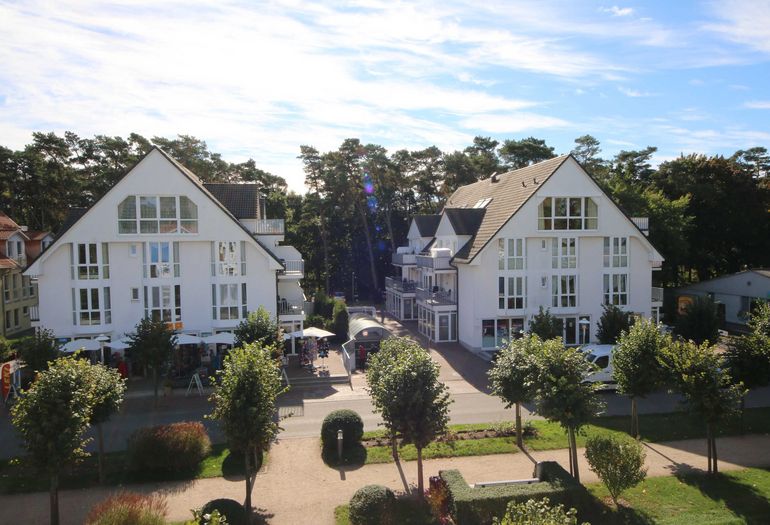 Blick auf die beiden Häuser Strandstraße 8/10 Blick auf die beiden Häuser Strandstraße 8/10