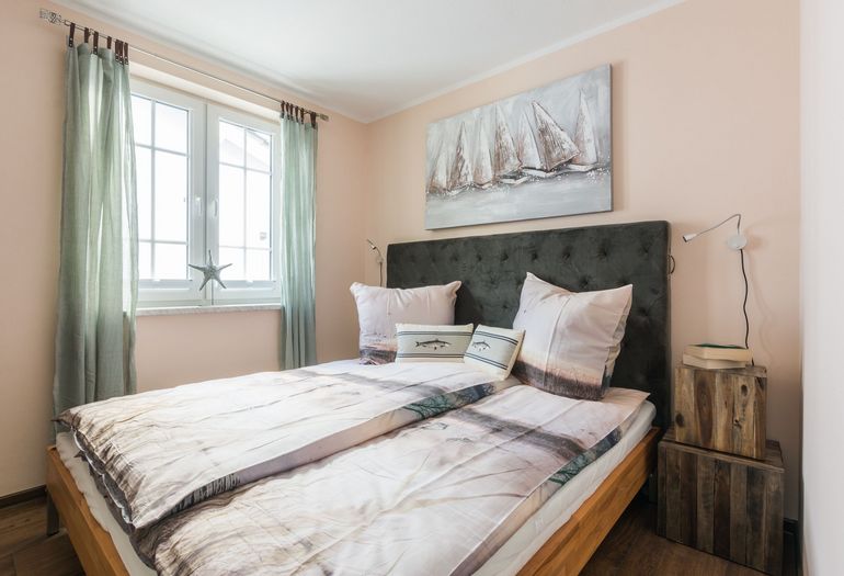 1.Schlafzimmer mit Doppelbett