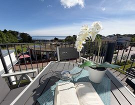 Villa Düne Whg. 19 Penthouse mit 2 Balkonen und Meerblick Villa Düne Whg. 19 Penthouse mit 2 Balkonen und Meerblick