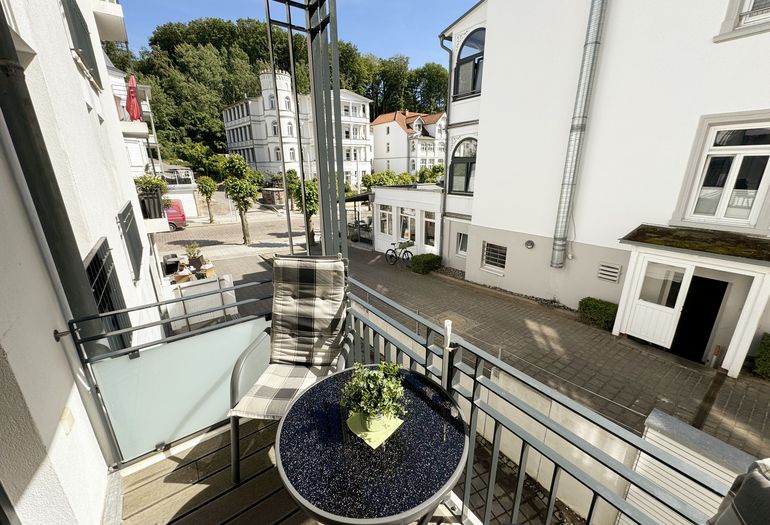 bestuhlter Balkon
