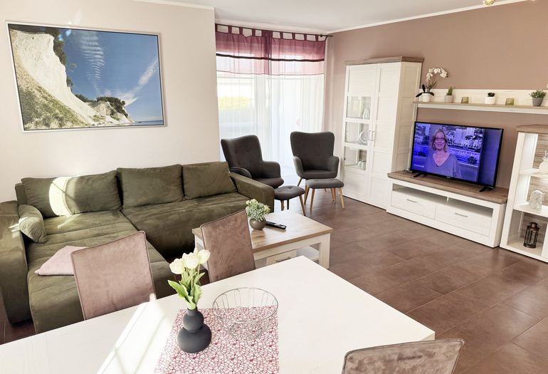Ferienwohnung "Strandgut" Nr. 3 mit Terrasse Ferienwohnung "Strandgut" Nr. 3 mit Terrasse