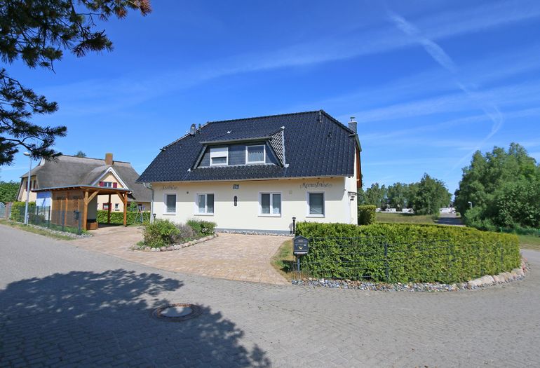 Doppelhaushälfte Meeresbrise Parkplatzseite Doppelhaushälfte Meeresbrise Parkplatzseite