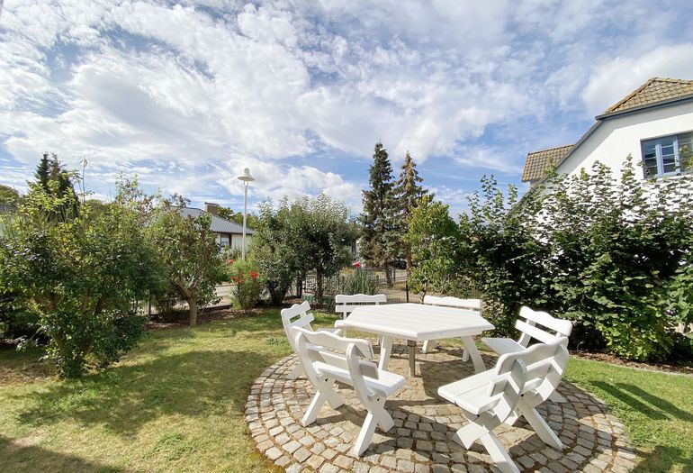 Haus Seestern mit 4 exklusiven Wohnungen - gemeinschaftlicher Garten Haus Seestern mit 4 exklusiven Wohnungen - gemeinschaftlicher Garten