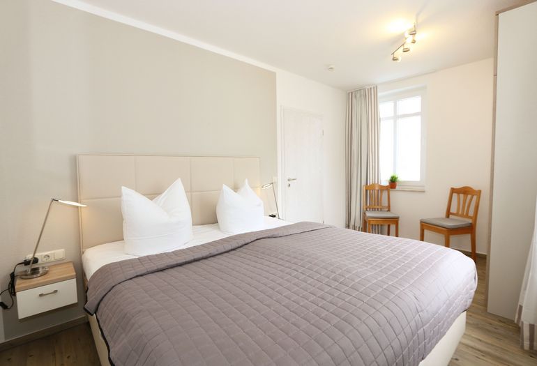 Schlafzimmer mit Doppelbett Schlafzimmer mit Doppelbett