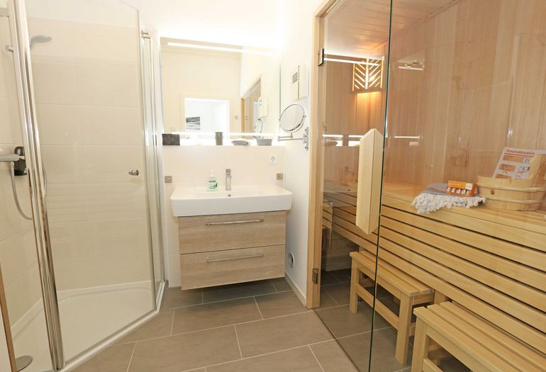 Badezimmer mit Sauna