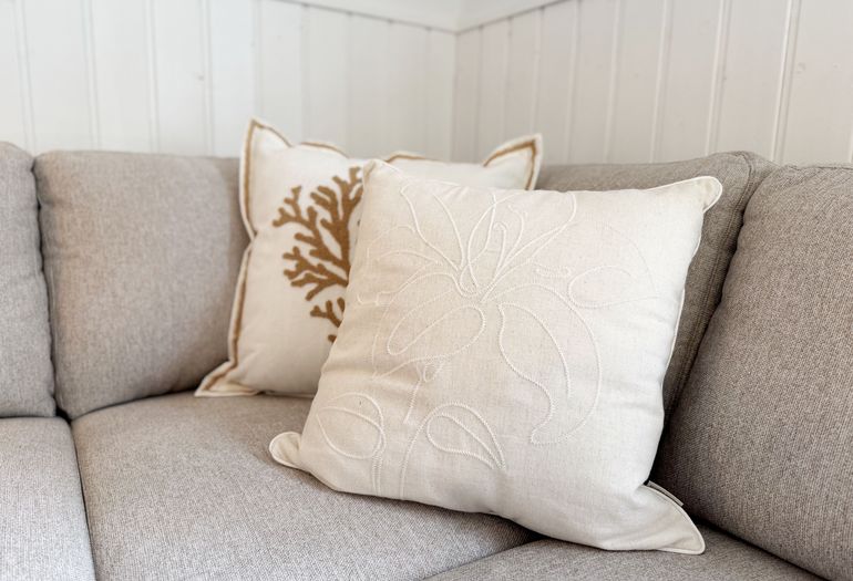 gemütlicher Wohnbereich mit Couch gemütlicher Wohnbereich mit Couch