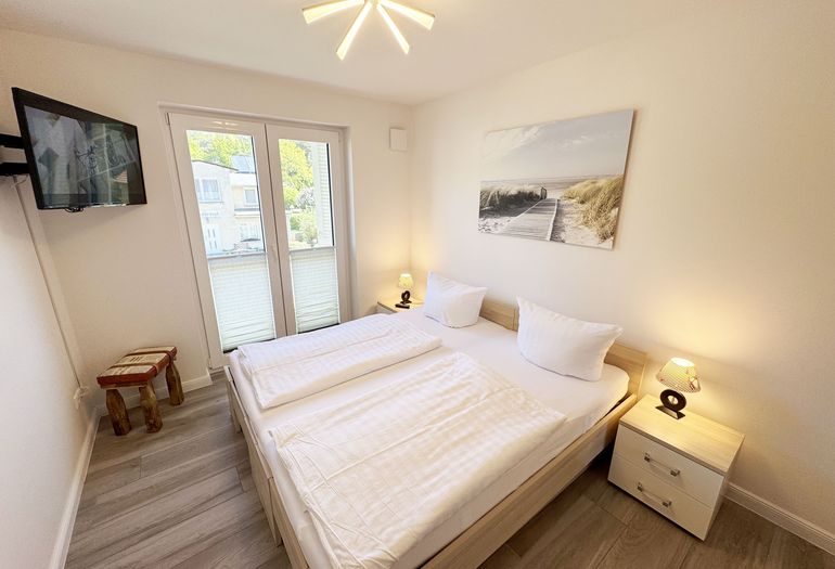 2. Schlafzimmer mit Doppelbett