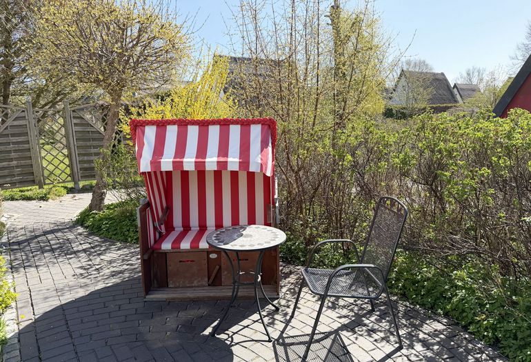 Finnhaus Nr. 05 - mit Terrasse und Strandkorb Finnhaus Nr. 05 - mit Terrasse und Strandkorb
