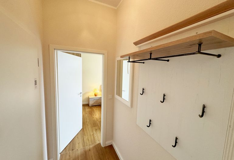 Flurbereich mit Blick zum Schlafzimmer