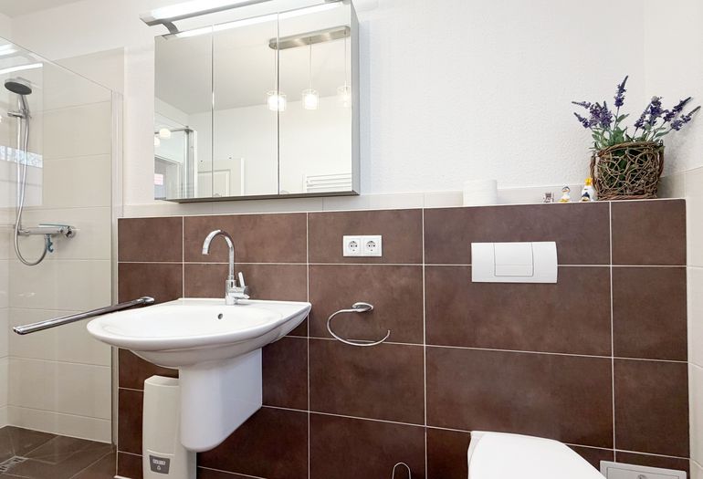 Ferienwohnung Nr. 05 LEON - Badezimmer Ferienwohnung Nr. 05 LEON - Badezimmer