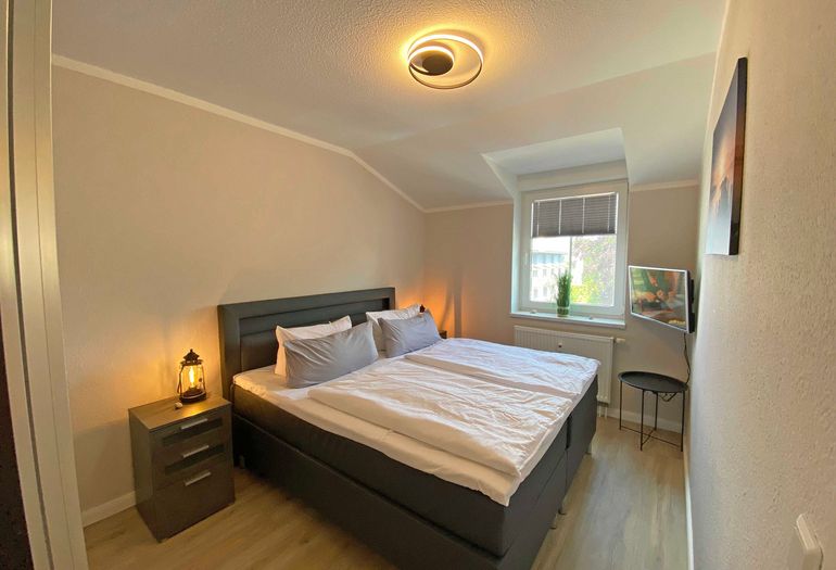 1. Schlafzimmer mit Doppelbett 1. Schlafzimmer mit Doppelbett