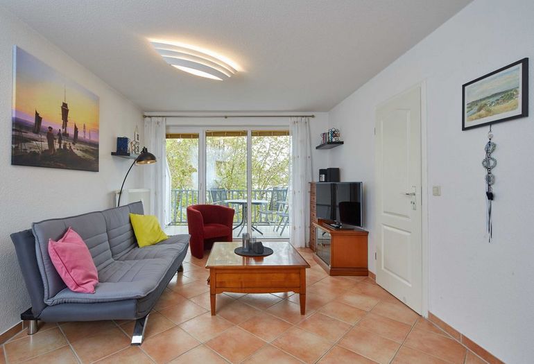 Ferienwohnung Strandstrasse 8/4 mit Balkon Ferienwohnung Strandstrasse 8/4 mit Balkon
