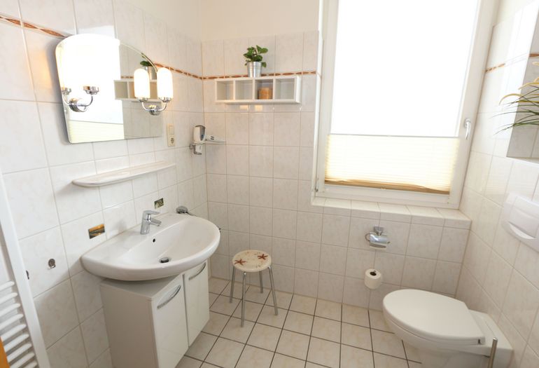 Badezimmer mit Dusche Badezimmer mit Dusche