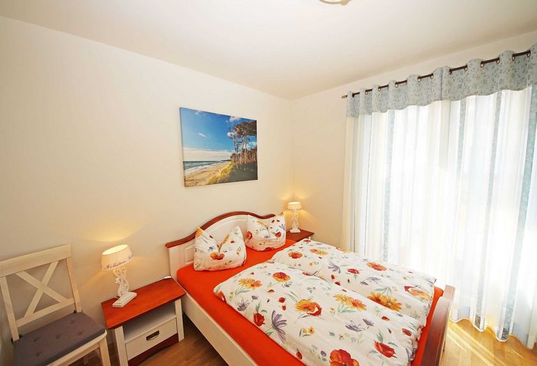 weiteres Schlafzimmer mit Doppelbett