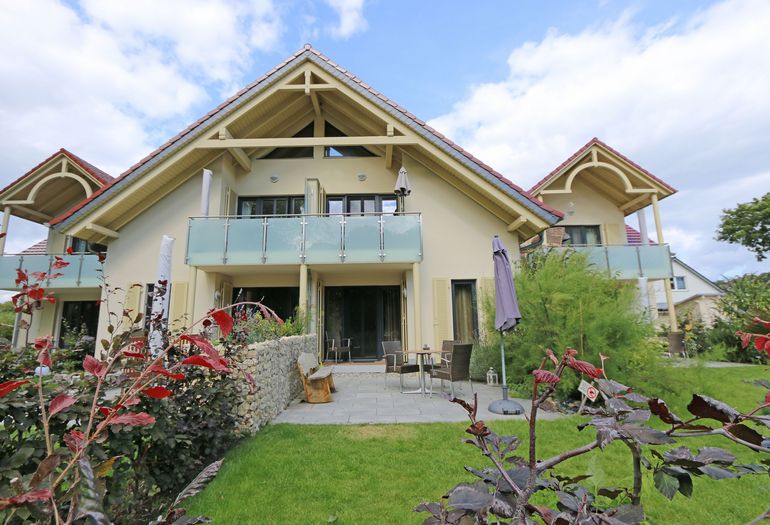 Haus Sterntaucher Thiessow -gepflegte Außenanlage Haus Sterntaucher Thiessow -gepflegte Außenanlage