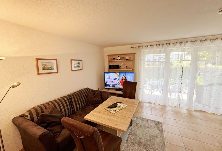 Wohnbereich mit Zugang zur Terrrasse