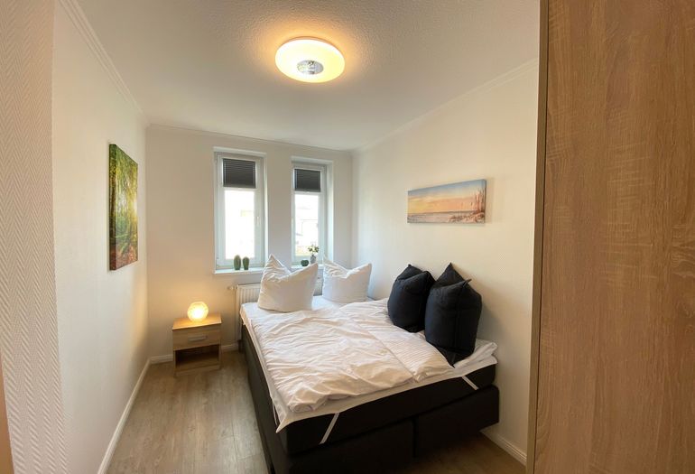 2. Schlafzimmer mit Boxspringbett 2. Schlafzimmer mit Boxspringbett