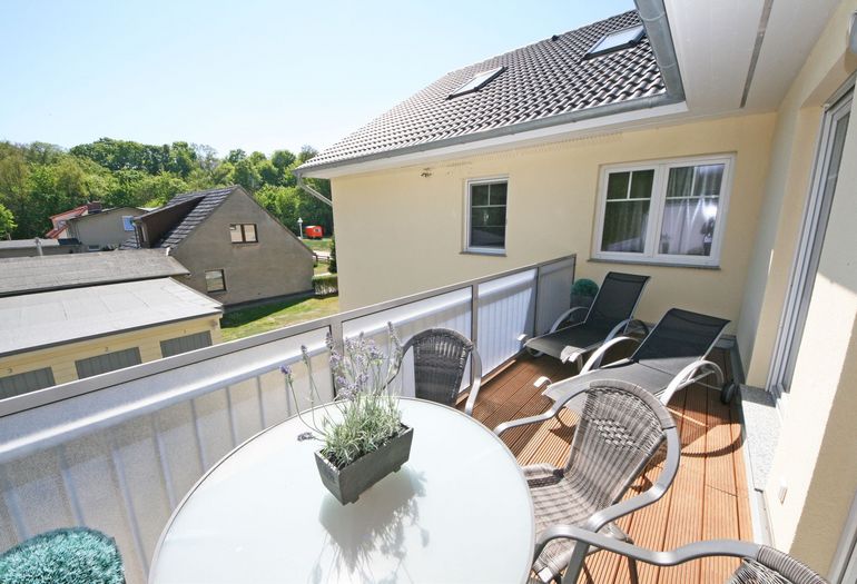 bestuhlter Balkon